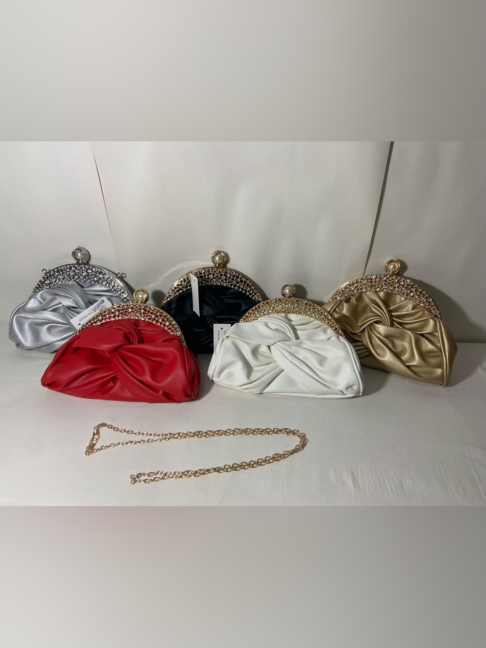 Elegant party clutch🤍